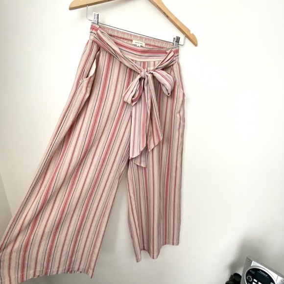 Max Studio Striped Flowy Wide Leg Cropped Pants - Picture 5 of 7